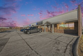 955 N Adams St, Papillion, NE à louer Photo de l’immeuble– Image 2 sur 22