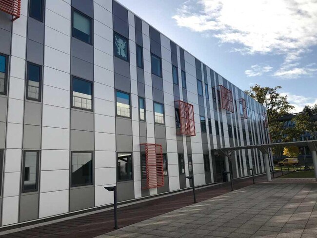 Plus de détails pour 9 Impasse Serge Reggiani, Saint-Herblain - Bureau à louer