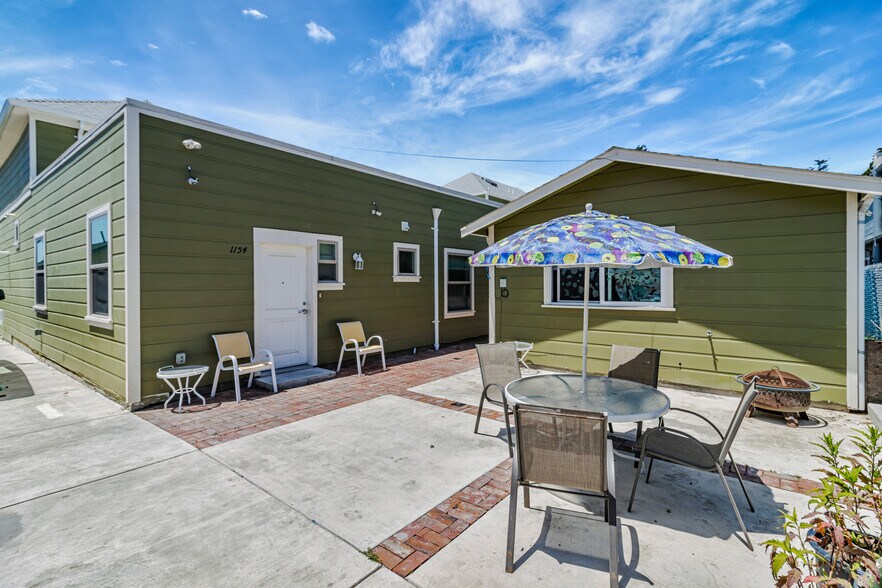 1152 98th Ave, Oakland, CA à vendre - Photo de l’immeuble – Image 2 sur 6