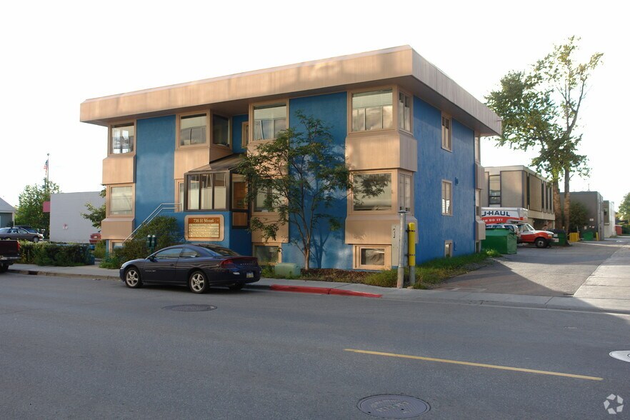 738 H St, Anchorage, AK à louer - Photo principale – Image 1 sur 2