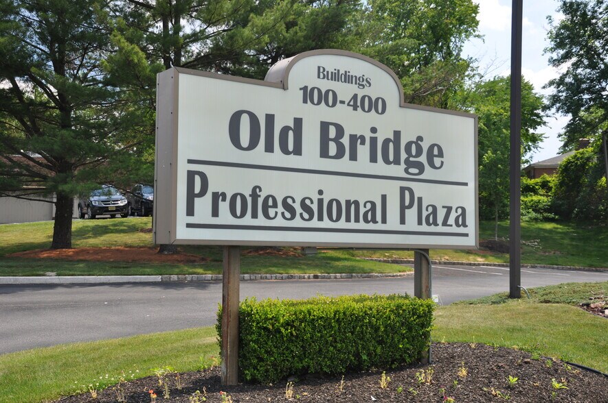 200 Perrine Rd, Old Bridge, NJ à louer - Photo de l’immeuble – Image 2 sur 6