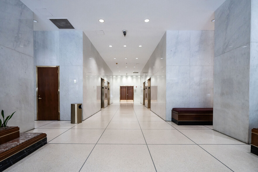 2021 K St NW, Washington, DC à louer - Photo de l’immeuble – Image 3 sur 11