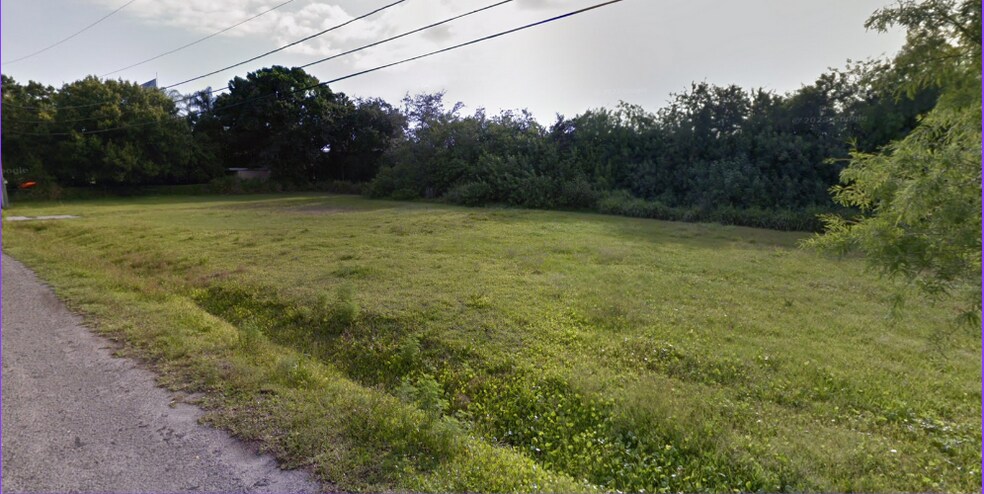 4212 Rose Ln, Fort Pierce, FL à louer - Photo de l’immeuble – Image 2 sur 3