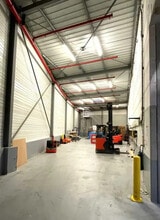 Industriel/Logistique dans Le Coudray-Montceaux à louer Photo intérieure– Image 2 sur 5