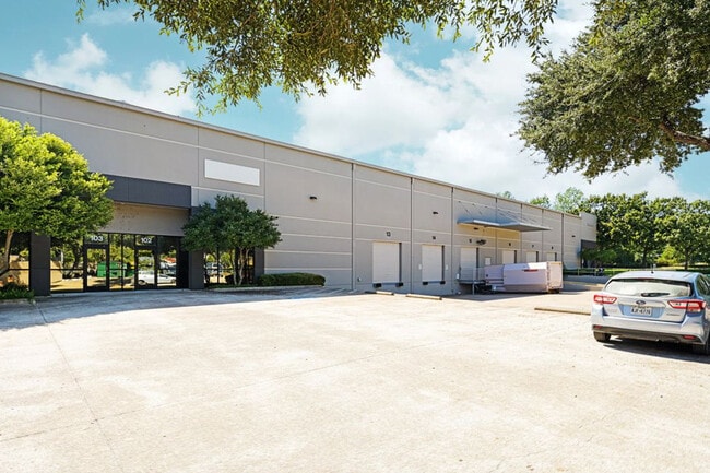 Plus de détails pour 800 Interchange Blvd, Austin, TX - Local d'activités à louer