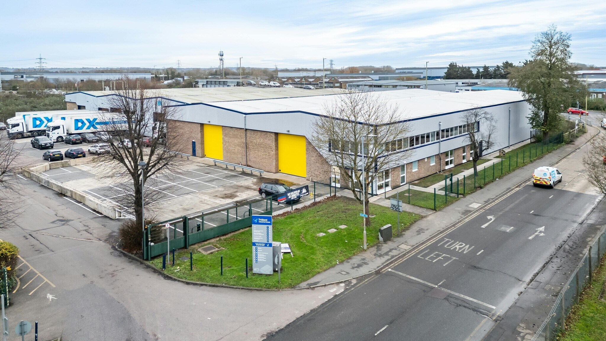 Rye Park Industrial Estate, Hoddesdon à louer Photo de l’immeuble– Image 1 sur 11