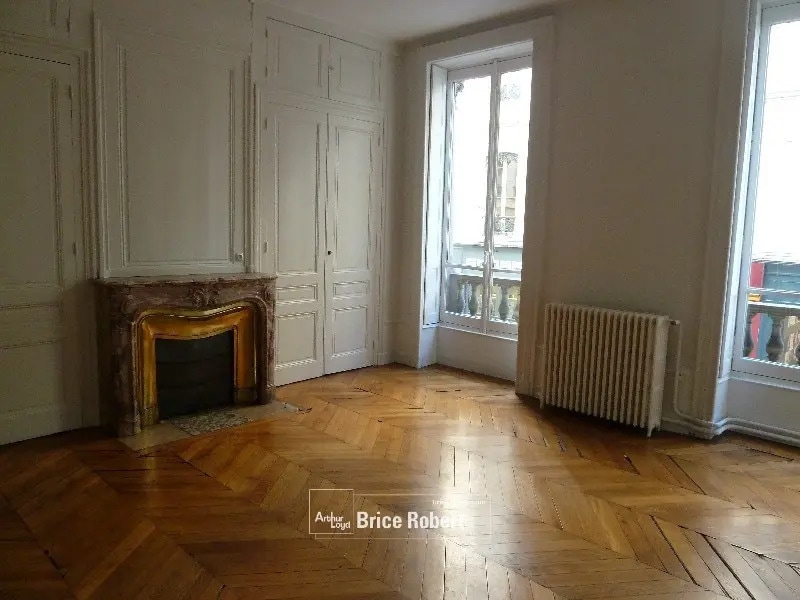 Bureau dans Lyon à louer Photo de l’immeuble– Image 1 sur 12
