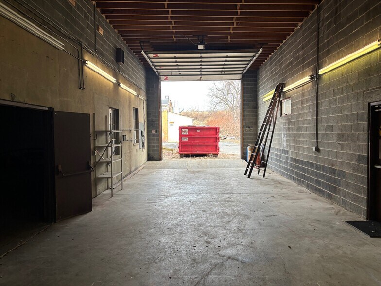 2603 Kutztown Rd, Reading, PA à louer - Photo de l’immeuble – Image 3 sur 4