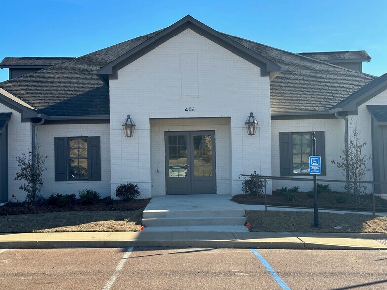 406 Enterprise Dr, Oxford, MS à vendre - Photo de l’immeuble – Image 2 sur 12
