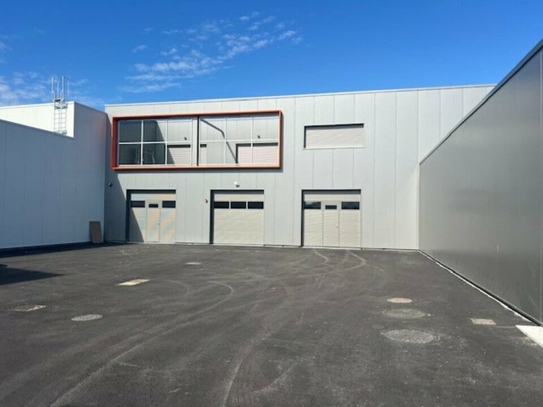 Local d’activités dans Sarzeau à louer - Photo de l’immeuble – Image 1 sur 6