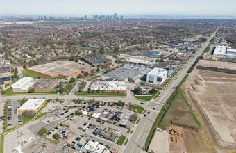 6515 Kitimat Rd, Mississauga, ON à louer Photo de l’immeuble– Image 2 sur 12