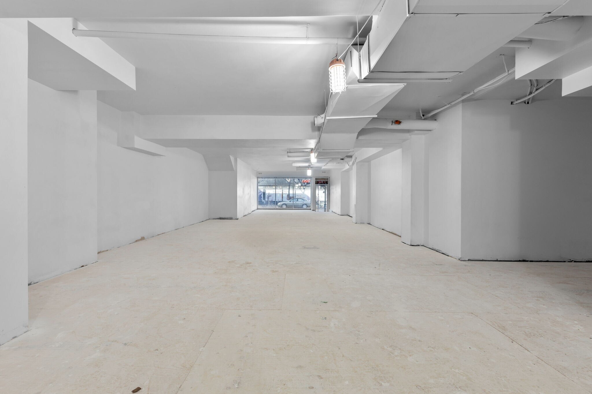 230 Rue Beaubien E, Montréal, QC à louer Photo de l’immeuble– Image 1 sur 12