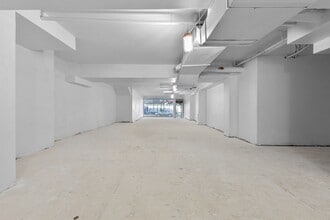 230 Rue Beaubien E, Montréal, QC à louer Photo de l’immeuble– Image 1 sur 12