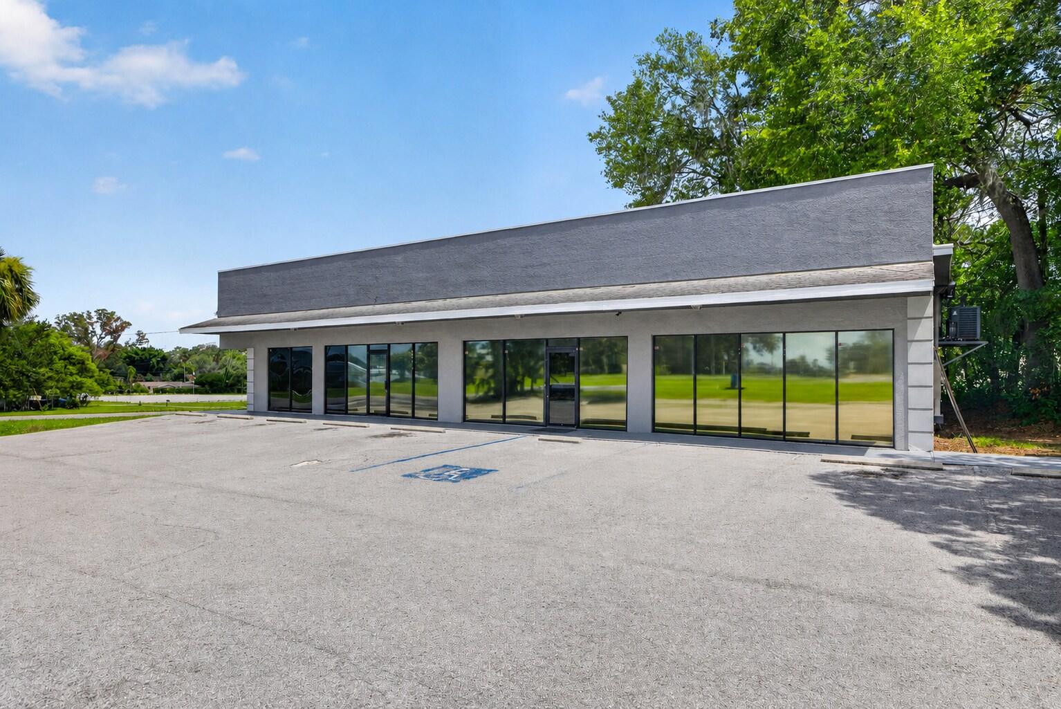 6301-6305 Gall Blvd, Zephyrhills, FL à louer Photo principale– Image 1 sur 9