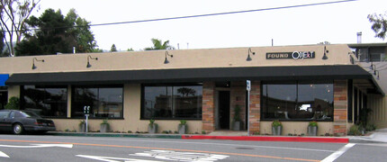 888 Glenneyre St, Laguna Beach, CA à louer Photo de l’immeuble– Image 1 sur 1