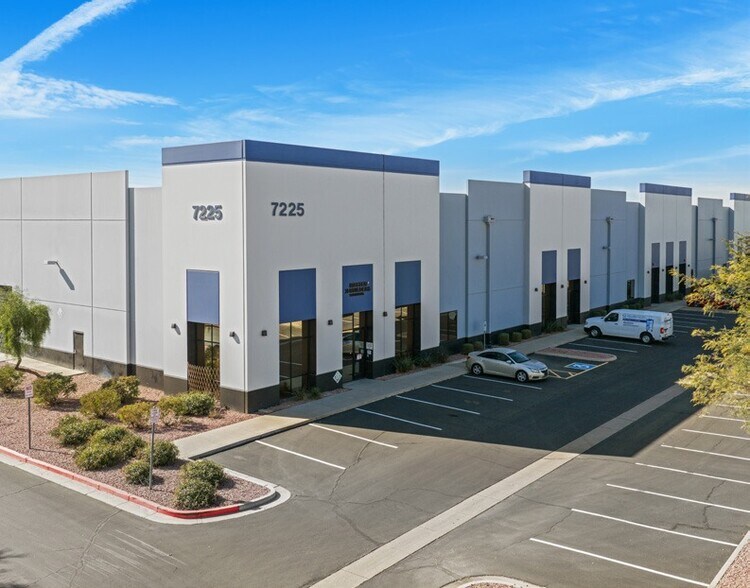 825 N 73rd Ave, Phoenix, AZ à louer - Photo de l’immeuble – Image 3 sur 4