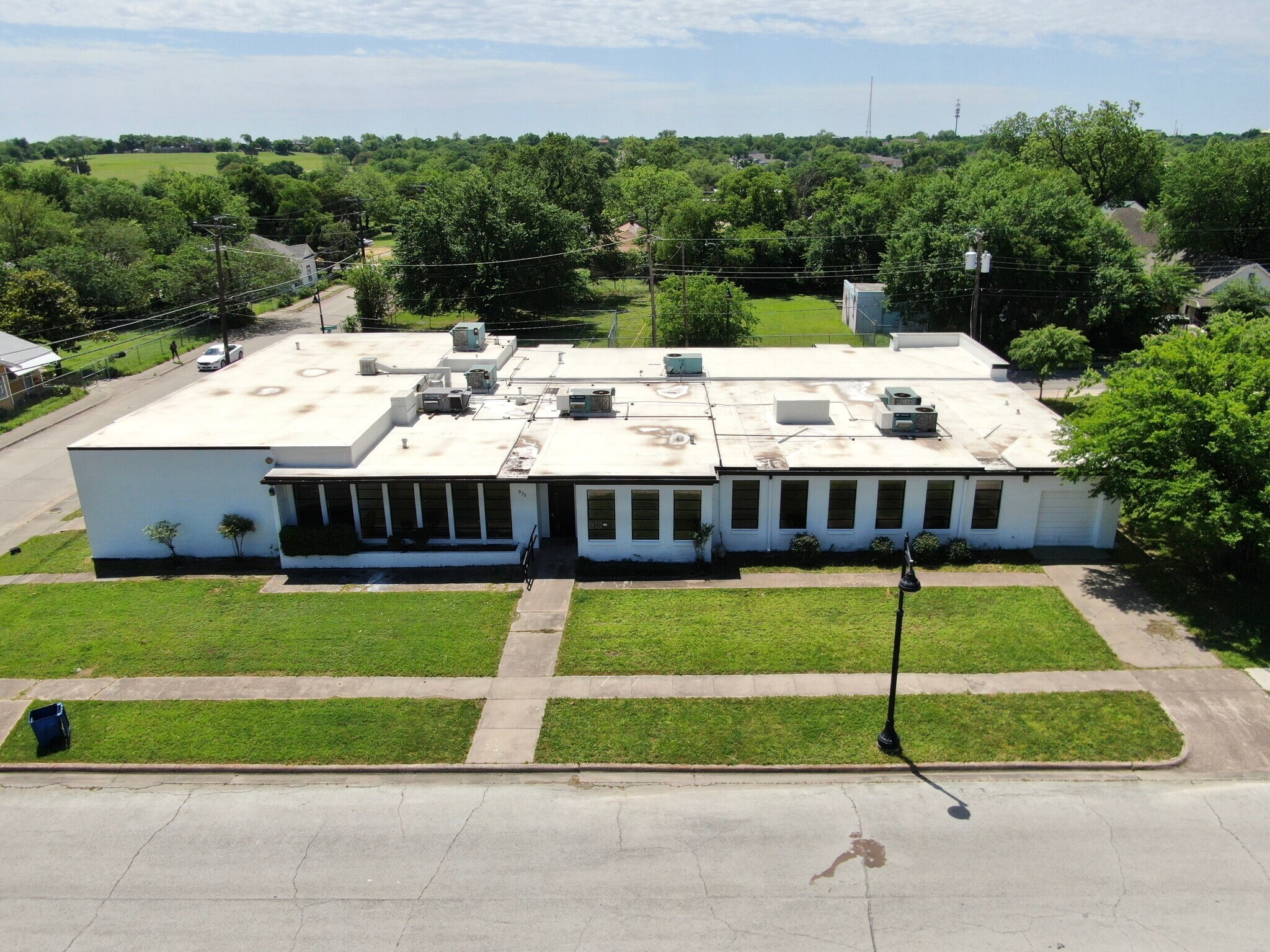 970 E Humbolt St, Fort Worth, TX à louer Photo de l’immeuble– Image 1 sur 47