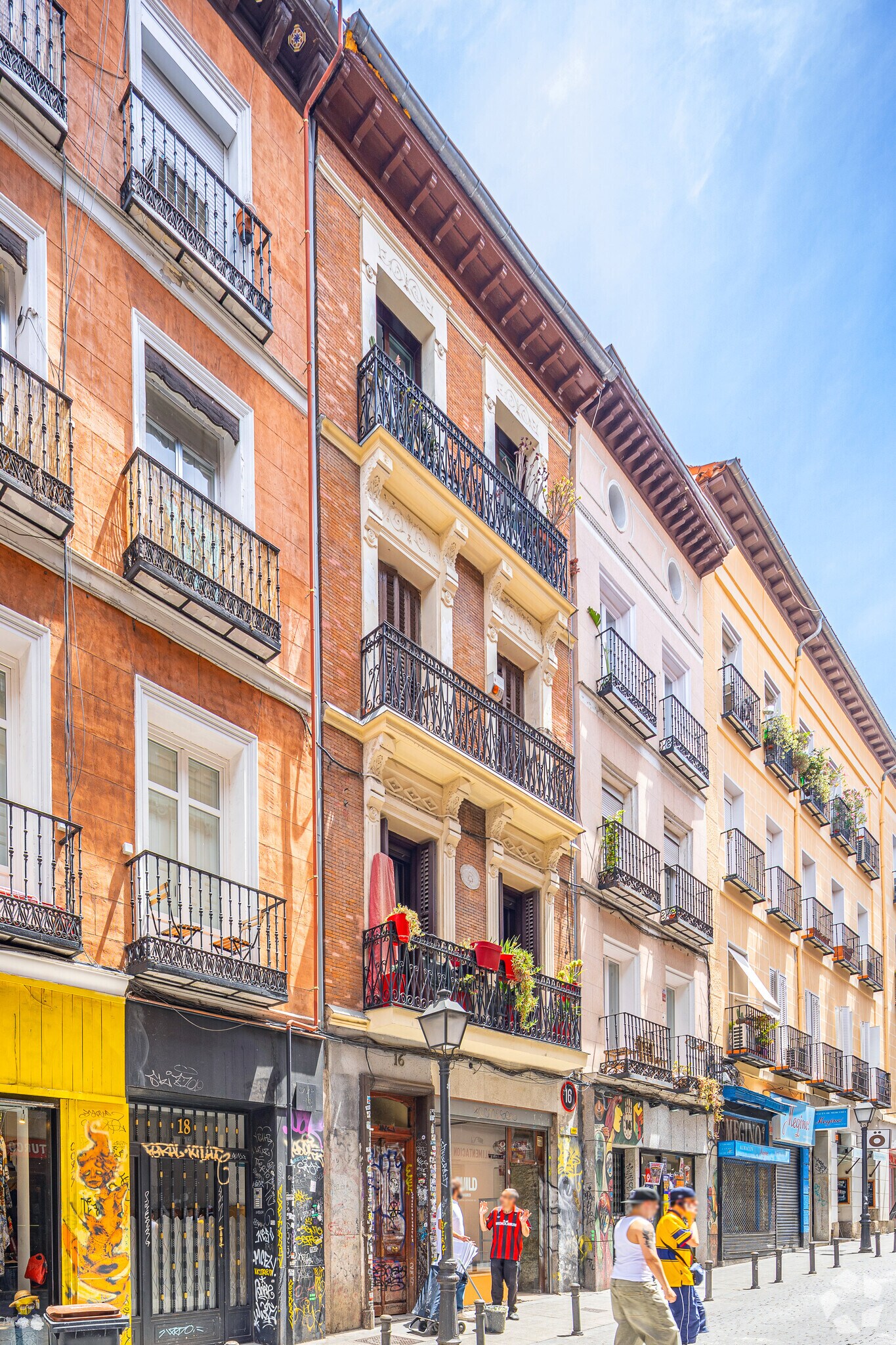 Immeuble residentiel dans Madrid, Madrid à vendre Photo principale– Image 1 sur 3