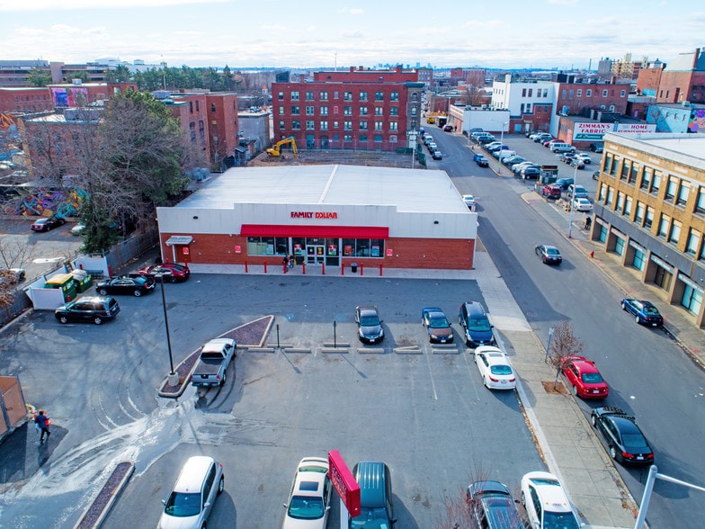 50 Central Ave, Lynn, MA à vendre - Photo principale – Image 1 sur 5