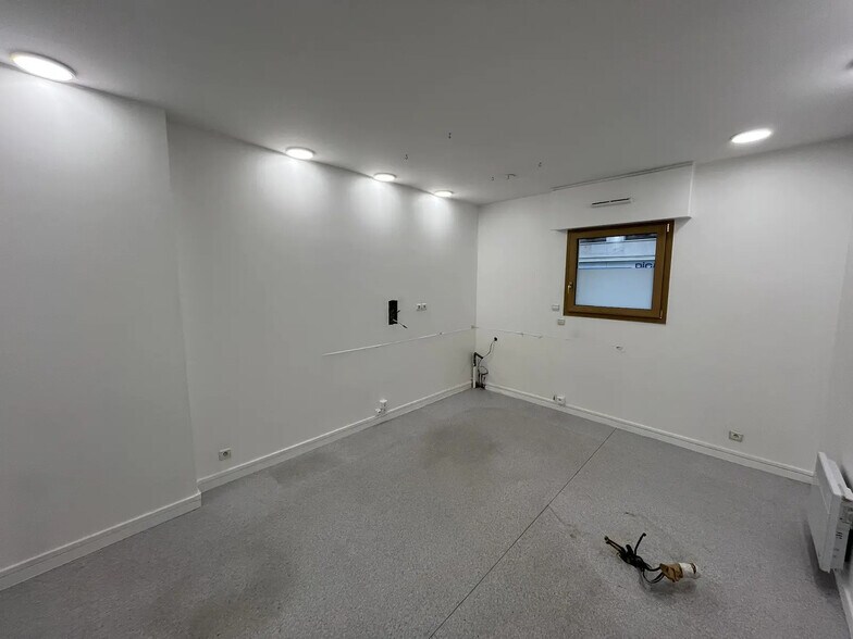 85 Rue De Tocqueville, Paris à louer - Photo de l’immeuble – Image 2 sur 9