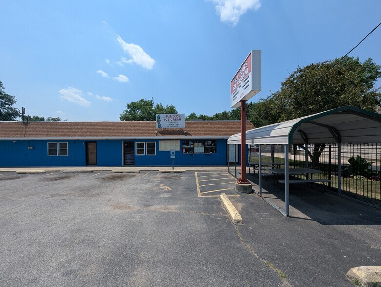1221 S Laramie, Peoria, IL à vendre - Photo de l’immeuble – Image 3 sur 36