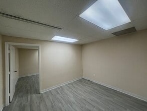 5118 N 56th St, Tampa, FL à louer Photo intérieure– Image 2 sur 3