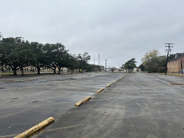 2580 South St, Beaumont, TX à louer - Photo de l’immeuble – Image 2 sur 4