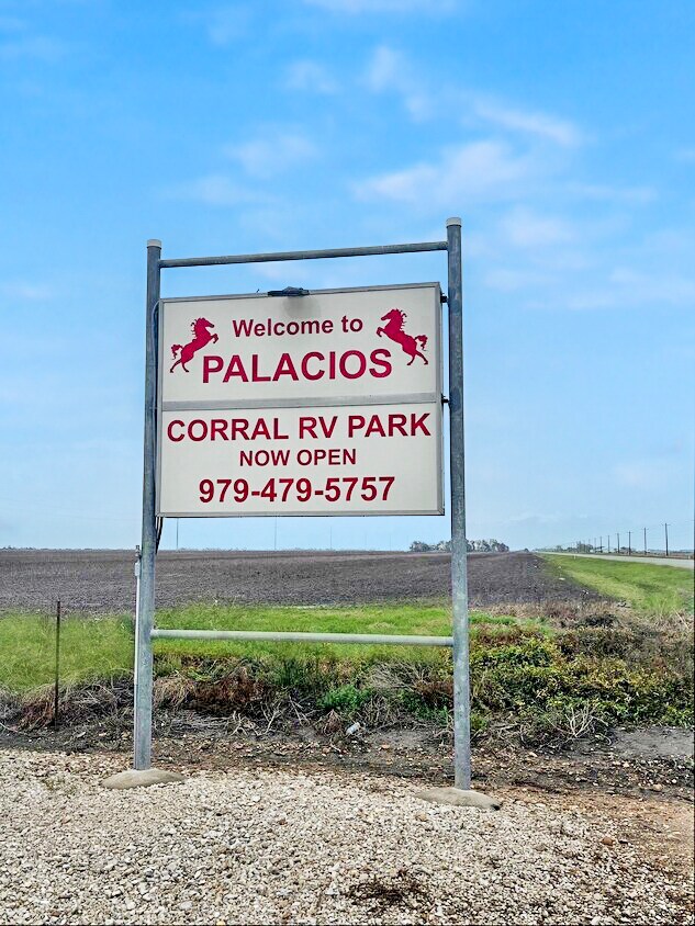 22014 State Highway 35 S, Palacios, TX à vendre Photo de l’immeuble– Image 1 sur 8