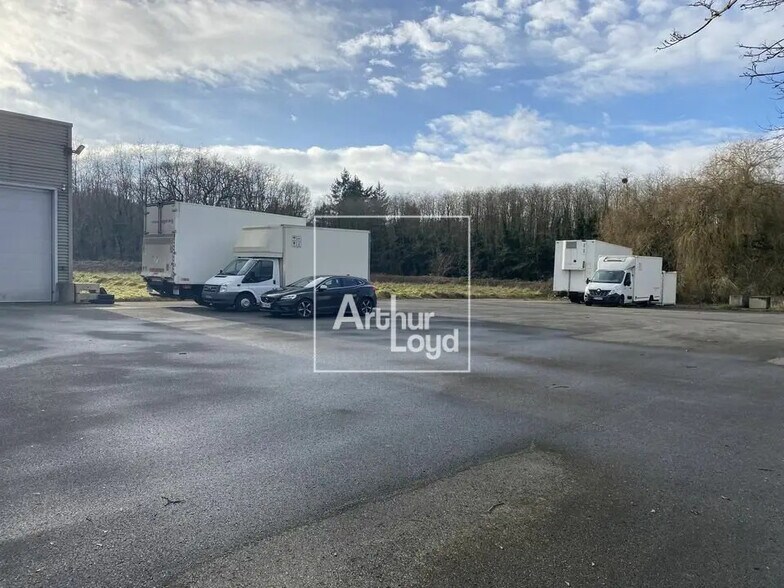 Local d'activités dans Champcueil à vendre - Photo de l’immeuble – Image 3 sur 10