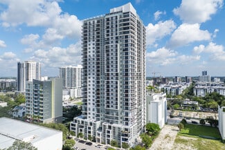 Plus de détails pour 405 NE 2nd St, Fort Lauderdale, FL - Local commercial à louer