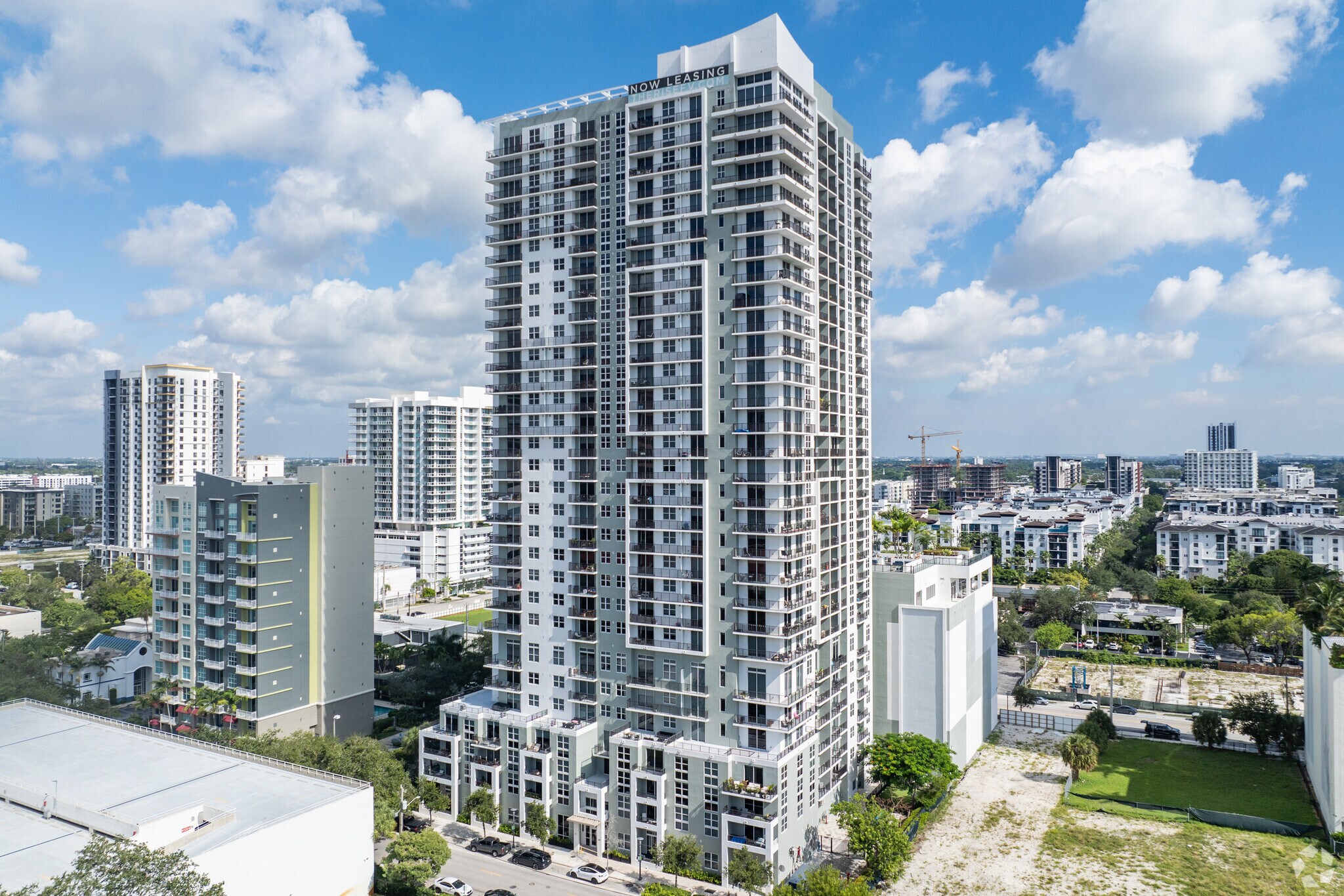 405 NE 2nd St, Fort Lauderdale, FL à louer Photo principale– Image 1 sur 46