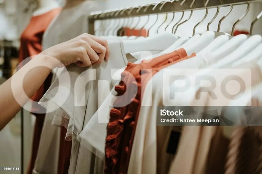 Local commercial dans La Rochelle à louer - Photo de l’immeuble – Image 2 sur 2