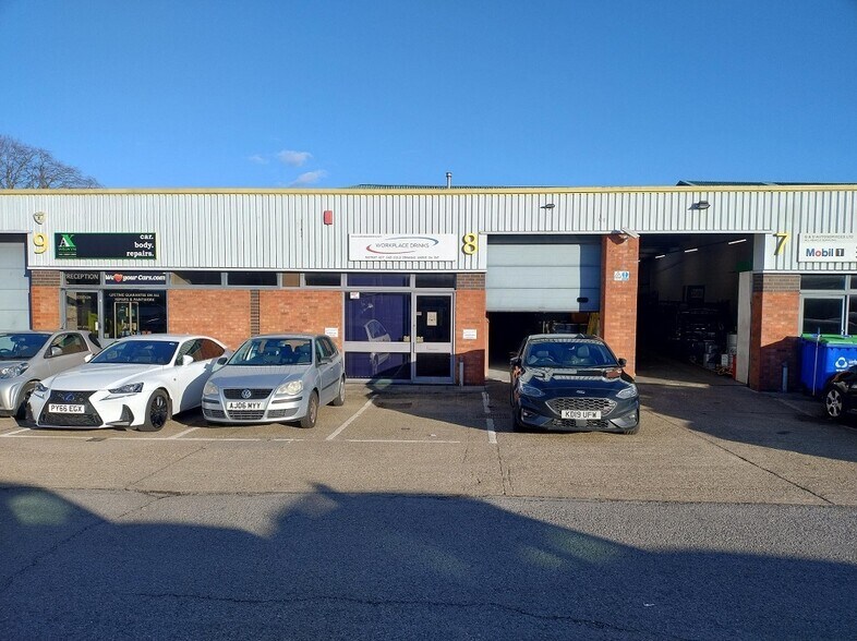 Mundells Ct, Welwyn Garden City à louer - Photo de l’immeuble – Image 2 sur 4
