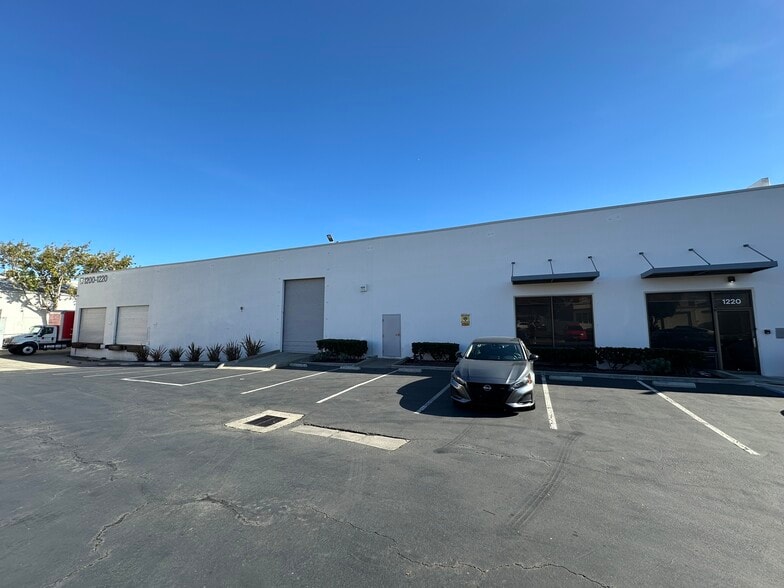 1220 San Mateo Ave, South San Francisco, CA à louer - Photo principale – Image 1 sur 5