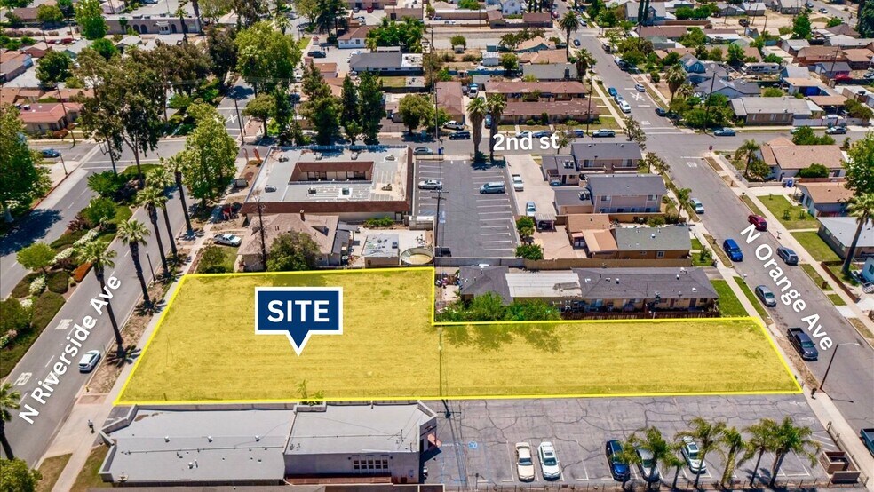 210 N Riverside Ave, Rialto, CA à vendre - Photo de l’immeuble – Image 1 sur 7
