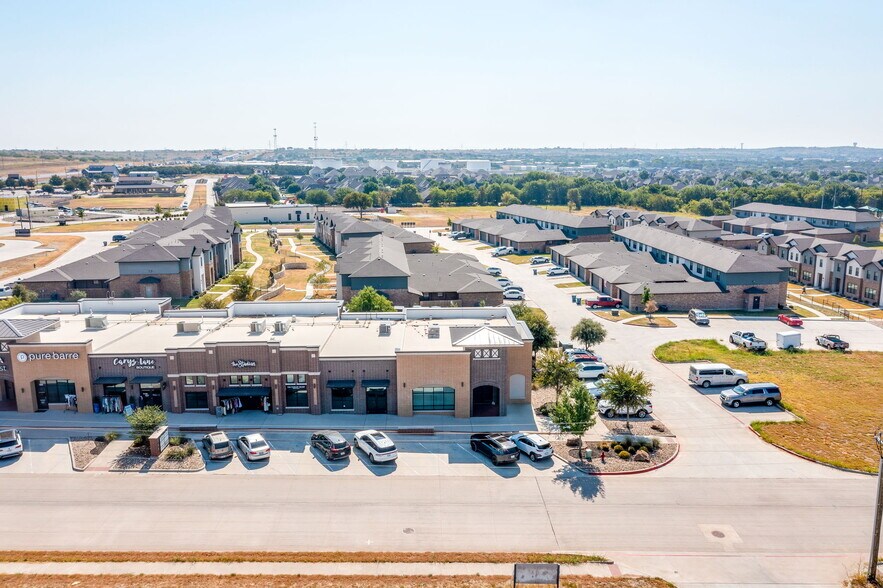 243 Willow Bend Dr, Willow Park, TX à louer - Photo de l’immeuble – Image 2 sur 7