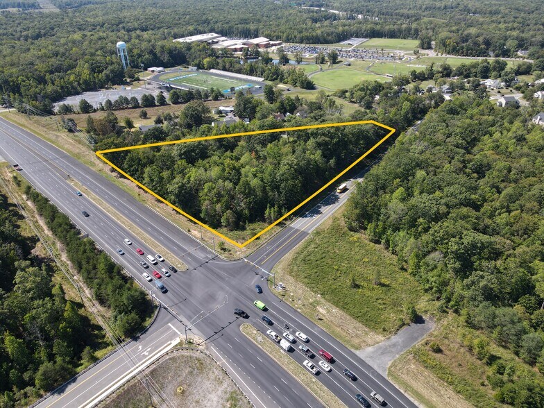 55 Porter Ln, Stafford, VA à vendre - Photo de l’immeuble – Image 2 sur 11