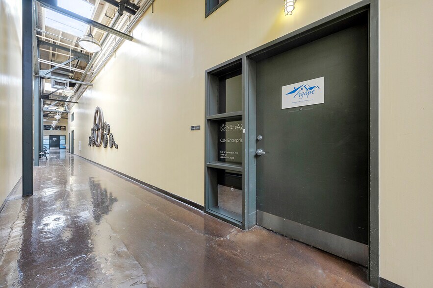 949 W Marietta St NW, Atlanta, GA à vendre - Photo de l’immeuble – Image 3 sur 33