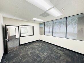 700-724 S Richfield Rd, Placentia, CA à louer Photo intérieure– Image 2 sur 10