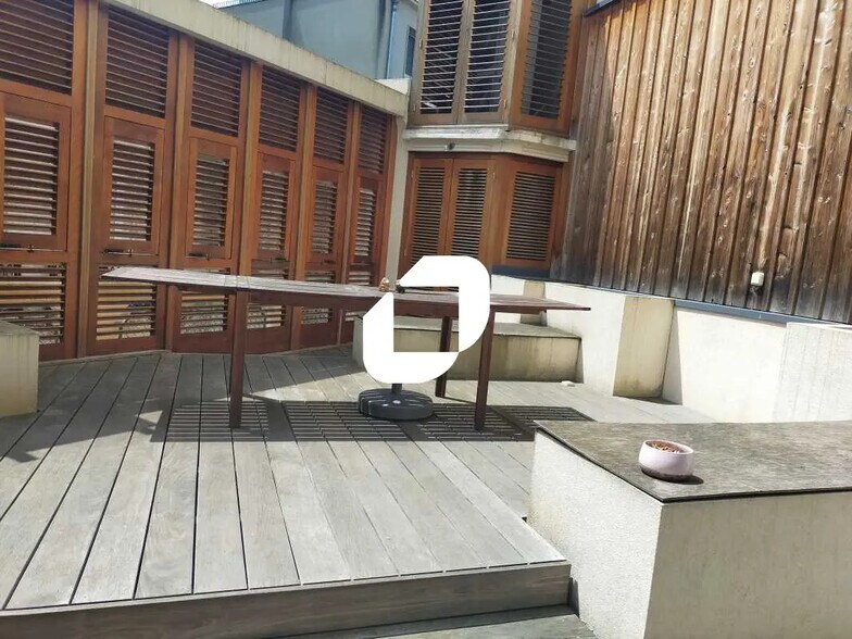 Bureau dans Bordeaux à vendre - Photo de l’immeuble – Image 2 sur 14