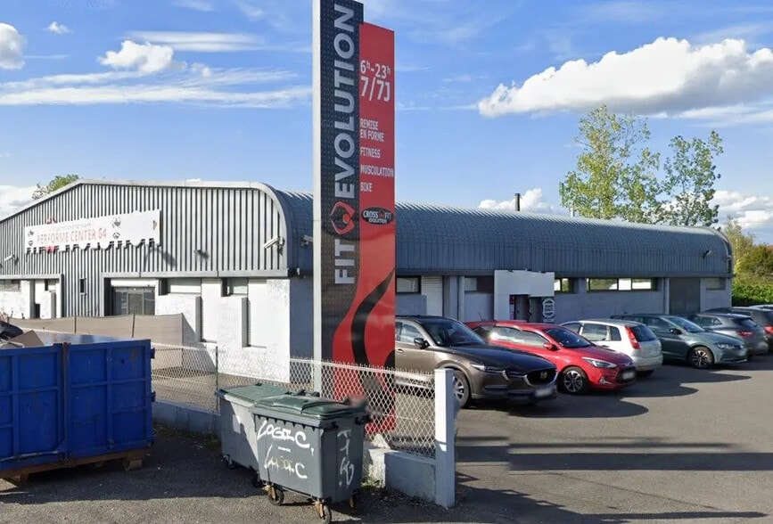 Industriel/Logistique dans Lons à vendre - Photo de l’immeuble – Image 1 sur 1