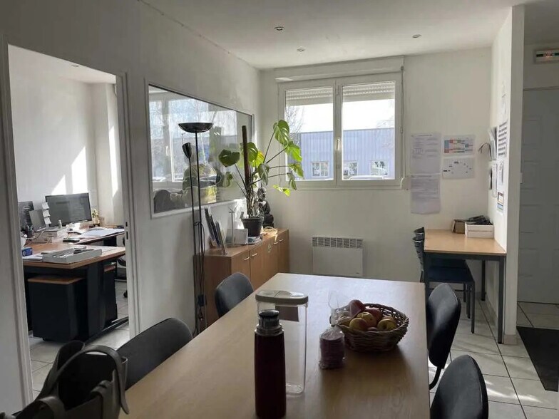 Bureau dans Évreux à louer - Photo de l’immeuble – Image 1 sur 3