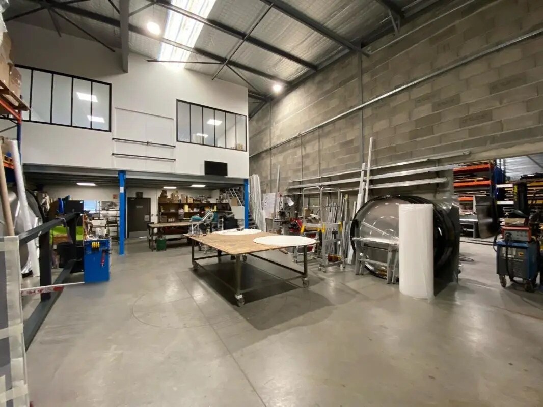 Local d'activités dans Brignais à vendre Photo de l’immeuble– Image 1 sur 7