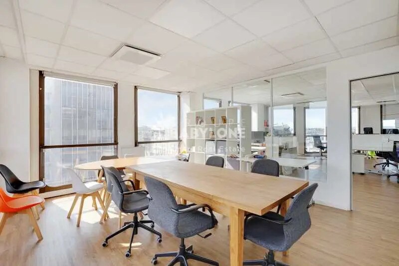 Bureau dans Neuilly-sur-Seine à louer - Photo intérieure – Image 3 sur 10