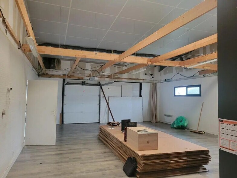 Local d’activités dans Ploeren à louer - Photo intérieure – Image 3 sur 5