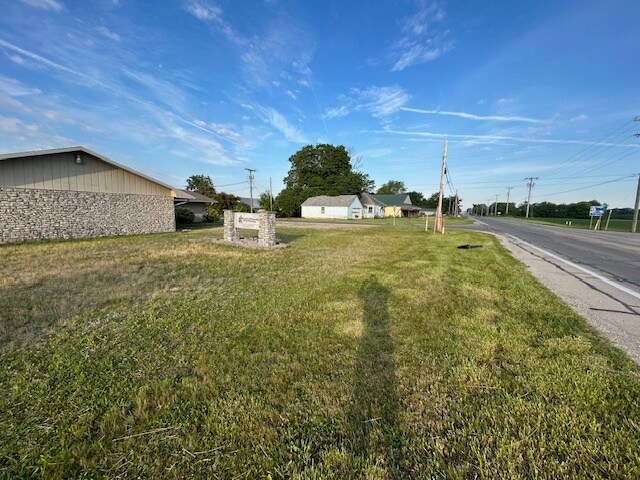 2015 E State Road 32, Winchester, IN à vendre - Photo de l’immeuble – Image 2 sur 9