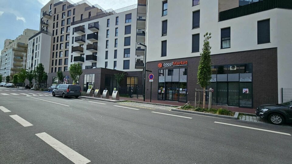 Local commercial dans Bagneux à louer - Photo de l’immeuble – Image 3 sur 7