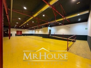 Local commercial dans Parla, Madrid à louer Photo intérieure– Image 2 sur 8