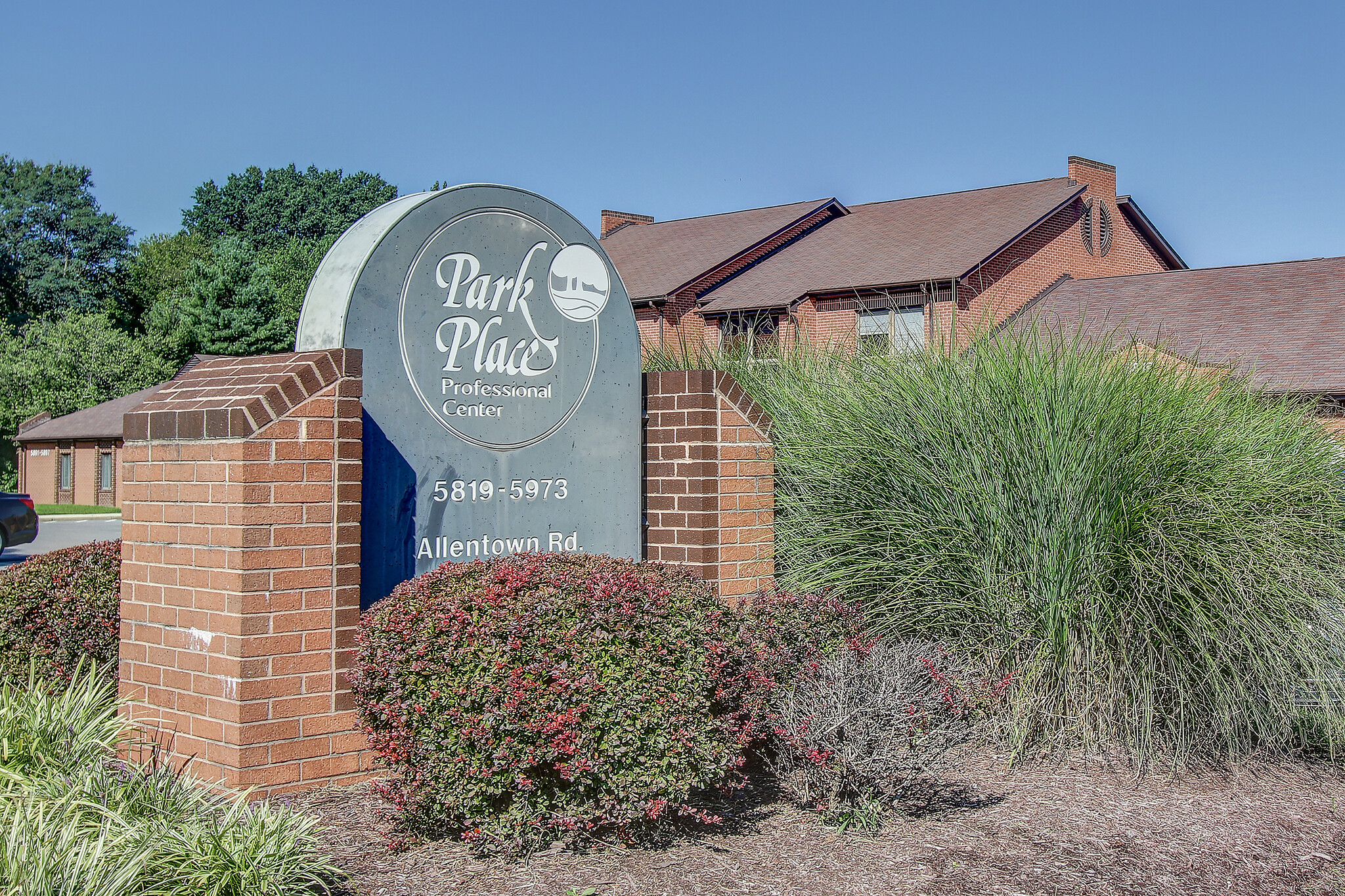 5821 Allentown Rd, Camp Springs, MD à louer Photo principale– Image 1 sur 13