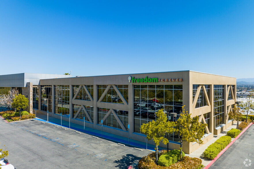 27368 Via Industria, Temecula, CA à louer - Photo de l’immeuble – Image 2 sur 6